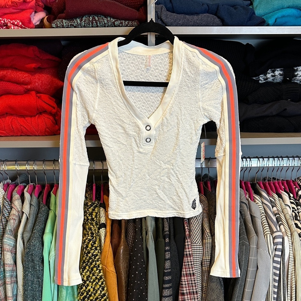 Free People Movement white/orange/gray long sleeve v neck top size XS NWT